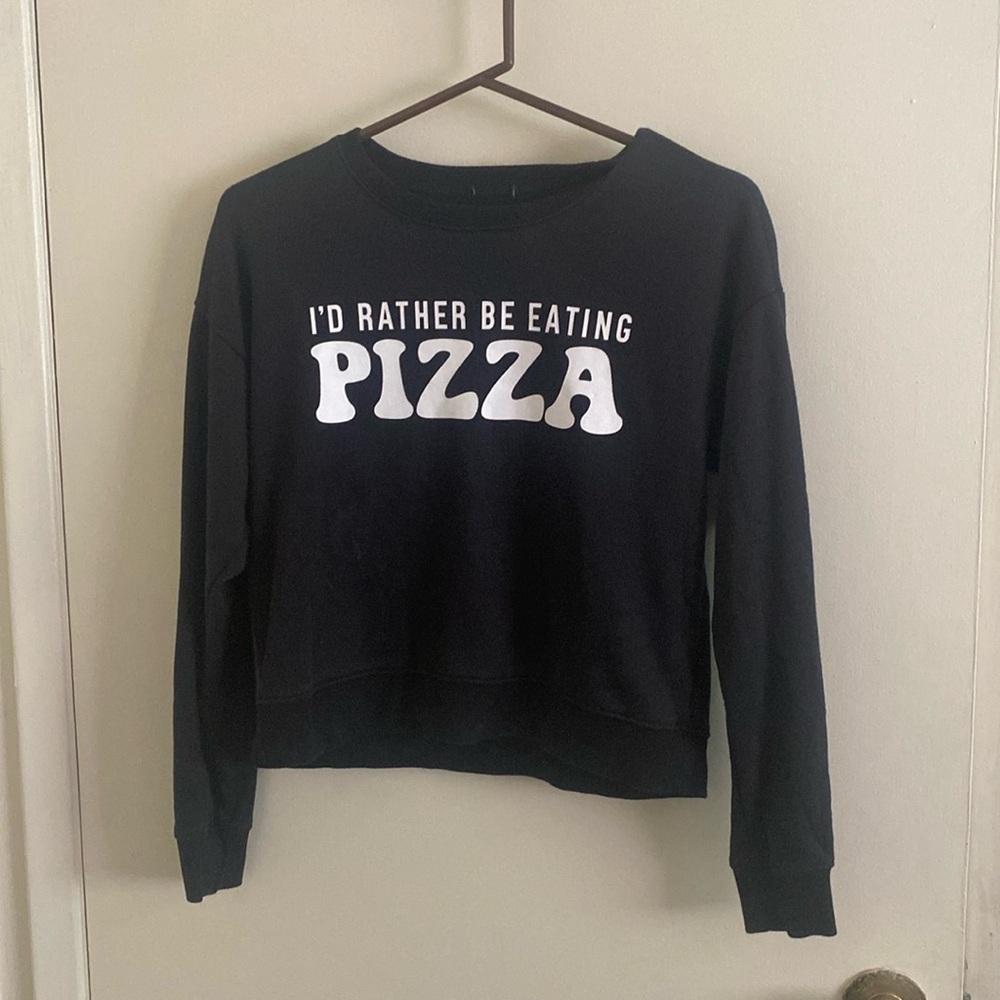 Forever 21 black cropped sweatshirt. Size medium